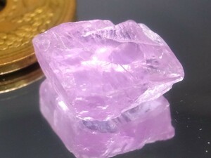 8.15ct 新品・極上の宝石品質ピンクカラー・天然クンツァイト原石 ブラジル産