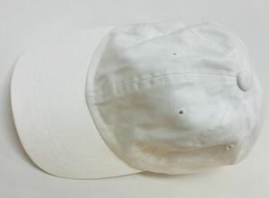 白キャップ　ホワイト帽子 ハート刺繍　シンプル