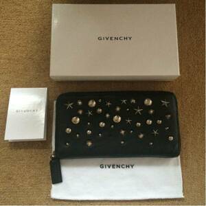 ジバンシィ GIVENCHY スタッズ ラウンドファスナー ウォレット 化粧箱 専用クロス付 リカルドティッシ ジミーチュウ