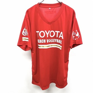 GAZOO SPORTS ガズースポーツ F メンズ Tシャツ TOYOTA BEACH VALLEY BALL 2018 ビーチバレー 英字 文字 イルカ Vネック 半袖 - レッド 赤