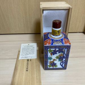 サントリー 響 21年 スペシャルボトルコレクション 2011 有田焼 金襴手花卉文角瓶 空瓶