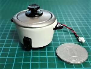 ミニチュア★レトロ炊飯器★蓋も開きます♪中釜も取り外せます♪リカちゃんやシルバニアに★おままごとに★ドールハウス★