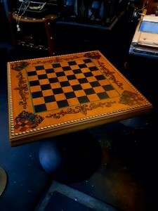 イギリス雑貨ミッドセンチュリースタイルビンテージ鋲付き木製チェステーブル
