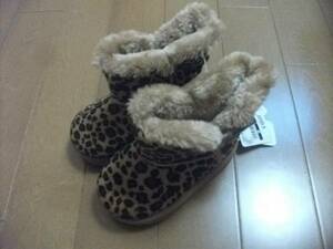 【新品】暖か 子供用 ブーツ 豹柄 １３cm 男女兼用　定価1,299円