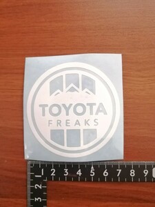 TOYOTA FREAKS カッティングステッカー 白 トヨタフリークス ランクル ハイラックス オフロード アウトドア FJクルーザー RAV4 タコマ 