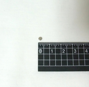 ネオジム磁石 直径3mm×厚さ1.3mm 20個セット（グレードN35、極小、新品）