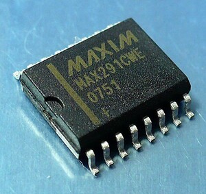 Maxim MAX291CWE (8次バターワース・ローパスフィルタ) [C]