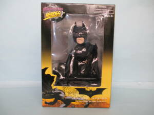 フィギュア　バットマン　　ＢＡＴＭＡＮ　ＢＥＧＩＮＳ／ＤＹＮＡＭＩＣ　ＢＯＢＢＬＥＨＥＡＤ