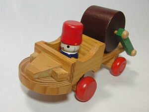 木製おもちゃ　ローラー付きトラック　自動車　