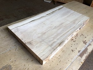 送料無料！！【S99A】栃 610×340～350×43㎜ スポルテッド 板材 乾燥材 木工 DIY 材木 天然木 無垢材《銘木すずめや》