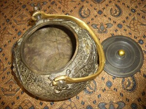 鉄製茶壺・鉄瓶（５７）