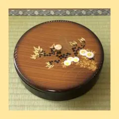 菓子鉢　蓋つき　菓子器