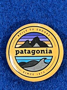 PATAGONIA パタゴニア　缶バッジ　黄色　直径3センチ