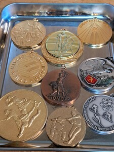 おしゃれなメダル9個まとめ レトロ 記念メダル セット　スポーツメダルなど
