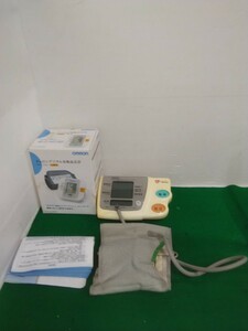g_t T123 OMRONデジタル自動血圧計(HEM-757ファジィ)★ヘルスケア★健康器具★測定器★血圧計☆オムロン