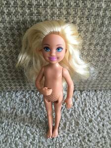 2010 Mattel Chelsea Barbie Doll One Bent Arm to Chest Nude Blond Wavy Hair 海外 即決
