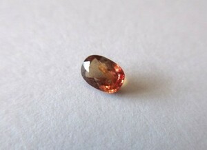 オレンジ褐色　サファイア　ルース１点　約0.57ct　#1941