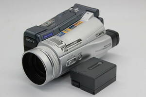 【訳あり品】 ソニー Sony HANDYCAM IP DCR-IP220 Carl Zeiss Vario-Sonnar 4.5-45mm F1.8 バッテリー付き ビデオカメラ C6200