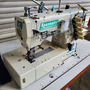 工業用ミシン、ヤマト、Yamato3本針飾り縫い付きミシンVF2500-156M！極上品、整備済品、綺麗、作動良好！