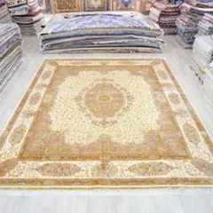 ペルシャ絨毯 シルク１００％ 手創り 366cmx457