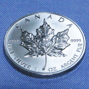 カナダ メイプルリーフ 1997年 1OZ 銀貨 -2512