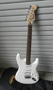 中古　＊ 　Fender stratocaster Squier (ICS19216626)　：　ソフトケース入り