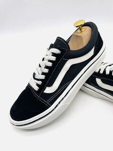 衝撃プライス！【末永く愛される王道モデル！】超軽量！シンプルな1足！【VANS オールドスクールライト】上質スニーカー黒白/jp24.5cm