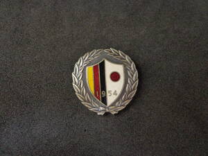 即決あり　1954年 日独陸上競技大会　記念章　日本とドイツの国旗のデザイン　　　バッチ バッジ 独逸 記章 徽章 記念品 昭和レトロ メダル