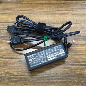 □SONY　ACアダプタ　VGA-AC10V7　DC10.5V-4.3A　≫□