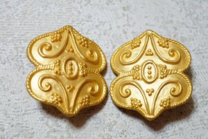 1065 海外製 ゴールドカラー イヤリング 両耳揃い ヴィンテージ アクセサリー アンティーク 耳飾り 装飾品