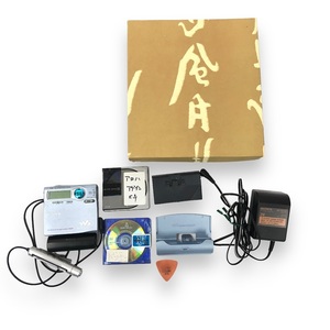【ITXXC0PDWKSG】WALKMAN ウォークマン SONY ソニー 音楽 ミュージック MD ブルー 水色 カセット G-PROTECTION MZ-R910 充電器 3V コード