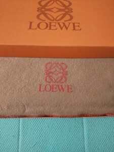 LOEWEショルダー長財布