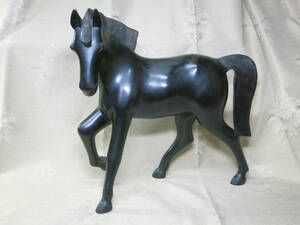 [大幸]　黒馬（右馬）一刀彫の置物　美品　天然木　アメリカンアート　オブジェ　競争馬　サラブレッド　馬主　牧場