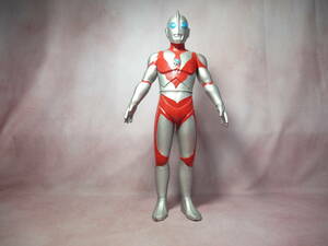 京本コレクション　ウルトラマンパワード　全高47センチ