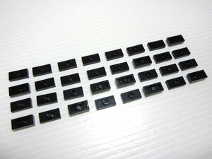 レゴ★黒色の１×２プレート３２点（ポッチが真ん中・中古品）