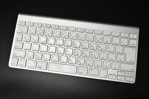 当日発送 日本語　Apple Wireless Keyboard A1314 中古品 2-0301-4 ワイヤレス　キーボード　Bluetooth