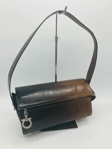 12h61 必見! Salvatore Ferragamo フェラガモ ワンショルダーバッグ レザー ダークブラウン系 シルバー金具 E217150 中古品 現状品 !