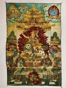 タンカ刺繍　騎獅護法　金糸刺繍／曼荼羅　タンカ　仏教　チベット密教　チベット　仏教美術　チベット仏教　仏画