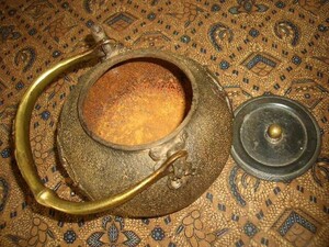 鉄製茶壺・鉄瓶（４０）