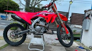 2022年モデル CRF250R +ヘルメット4つと服と防具