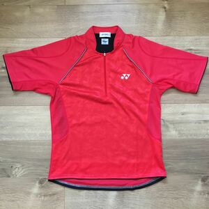 YONEX ハーフジップ Ｍサイズ 美品　ヨネックス シャツ 赤×黒