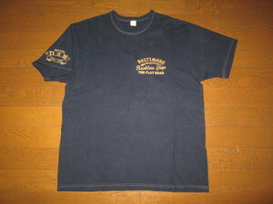 良好 THE FLAT HEAD フラットヘッド FLATHEAD ロゴ Tシャツ D.H.M デザートヒルズマーケット 限定 BALTIMORE 42 XL ネイビー / RJB R.J.B