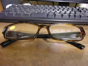 軽量 老眼鏡 ＋1.0 スプリングフィット バネ付き