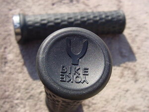 BIKEYOKE GRIPPY lock-on grips