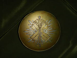 戦前 戦中 日本軍 陸軍 海軍 金鵄勲章 軍盃 軍杯 銅製 赤銅性 直径９cm 鍍金 金メッキ 当時もの