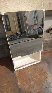 直接引き取り希望　TOPLA　ミラーキャビネット　洗面鏡　ヒビあり　マンション　アパート　リフォーム　DIY　格安　中古　神奈川　横浜