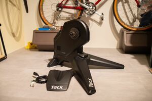 Tacx FLUX SMARTスマートトレーナー ローラー台