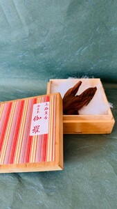 上品薫香　御香木【伽羅】45g 伽羅 沈香 香木 香道具 ベトナム産 お香 茶道具 御香木 香炉 お焼香 松栄堂　鳩居堂