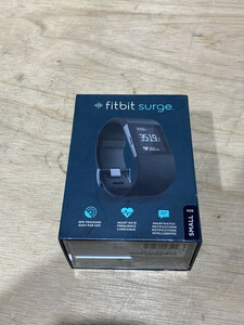 【１０－２４】Fitbit surge フィットビットサージ フィットネスウォッチ 腕時計 スモールサイズ 美品 長期保管品