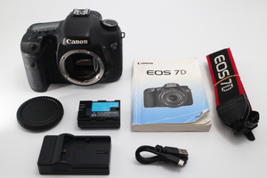 4492- キャノン Canon デジタル一眼レフカメラ EOS 7D ボディ 良品